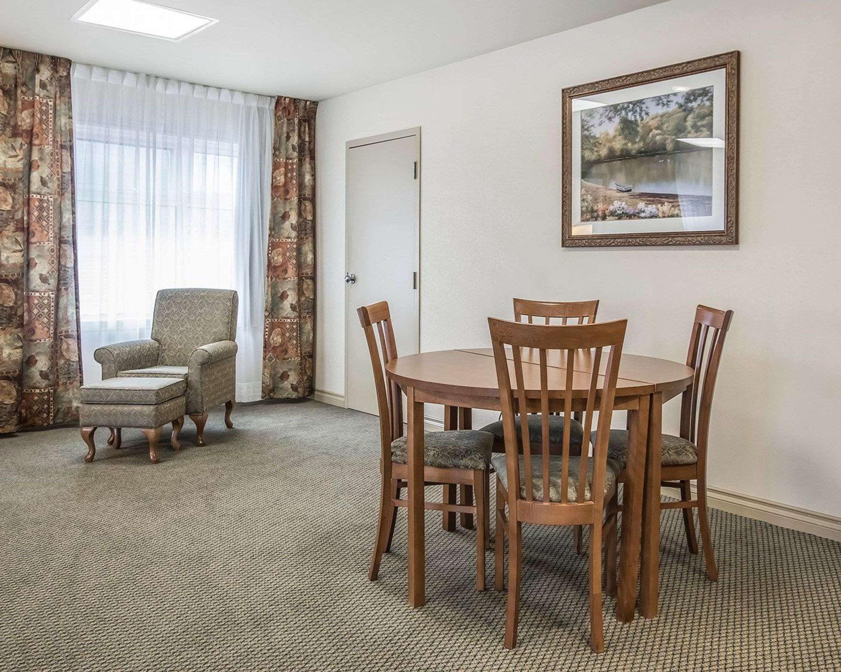 Quality Suites Drummondville Eksteriør bilde