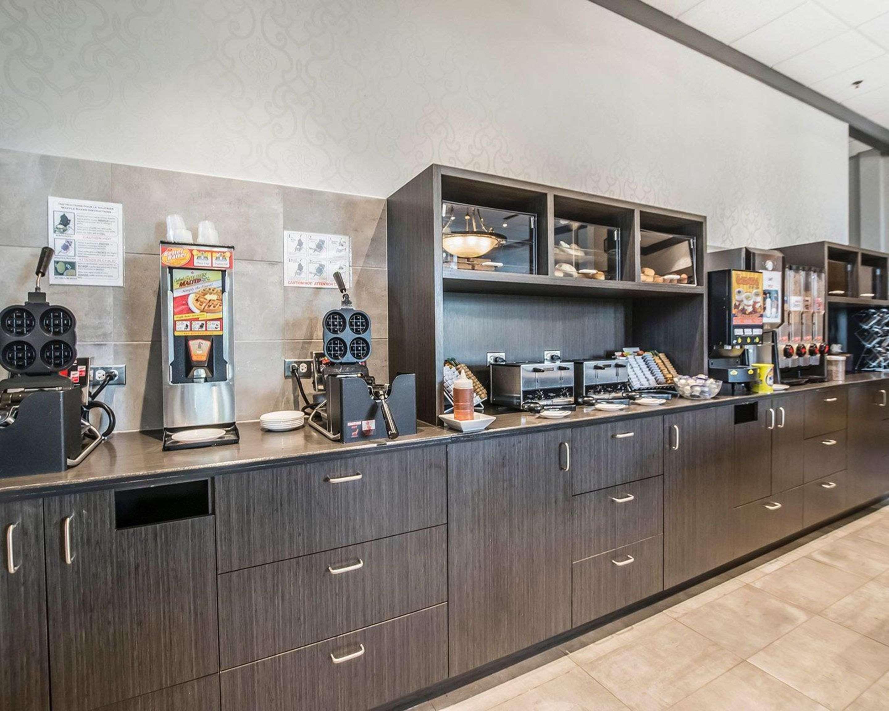 Quality Suites Drummondville Eksteriør bilde